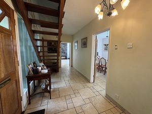 HALLWAY- click for photo gallery
